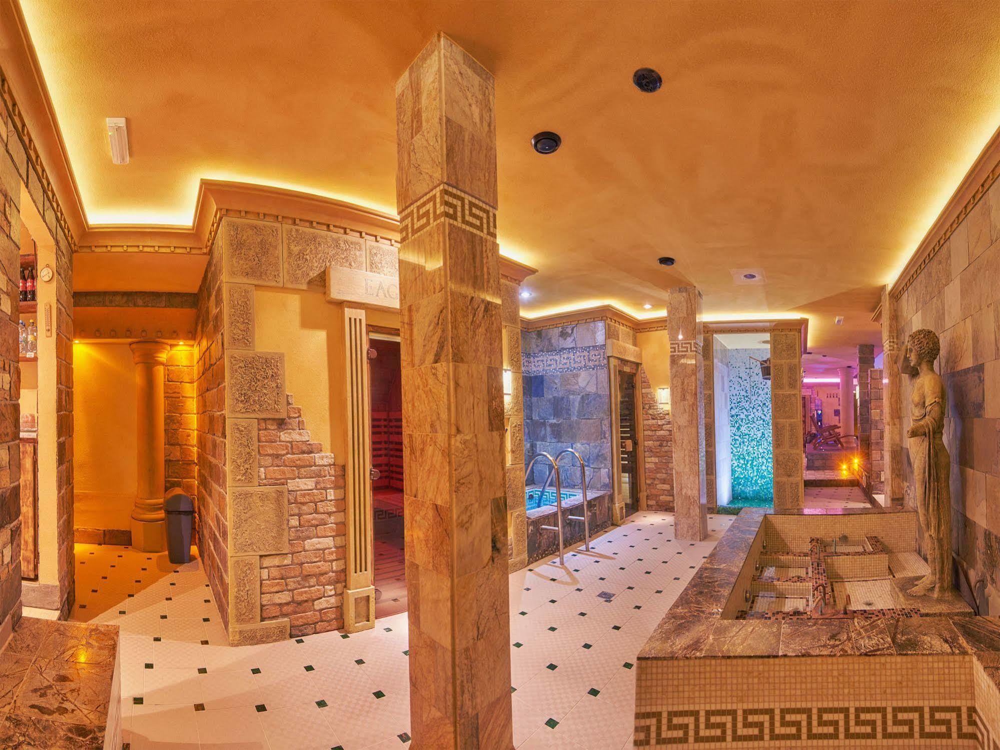 Privilege - Empire Hotels Group Košice Esterno foto